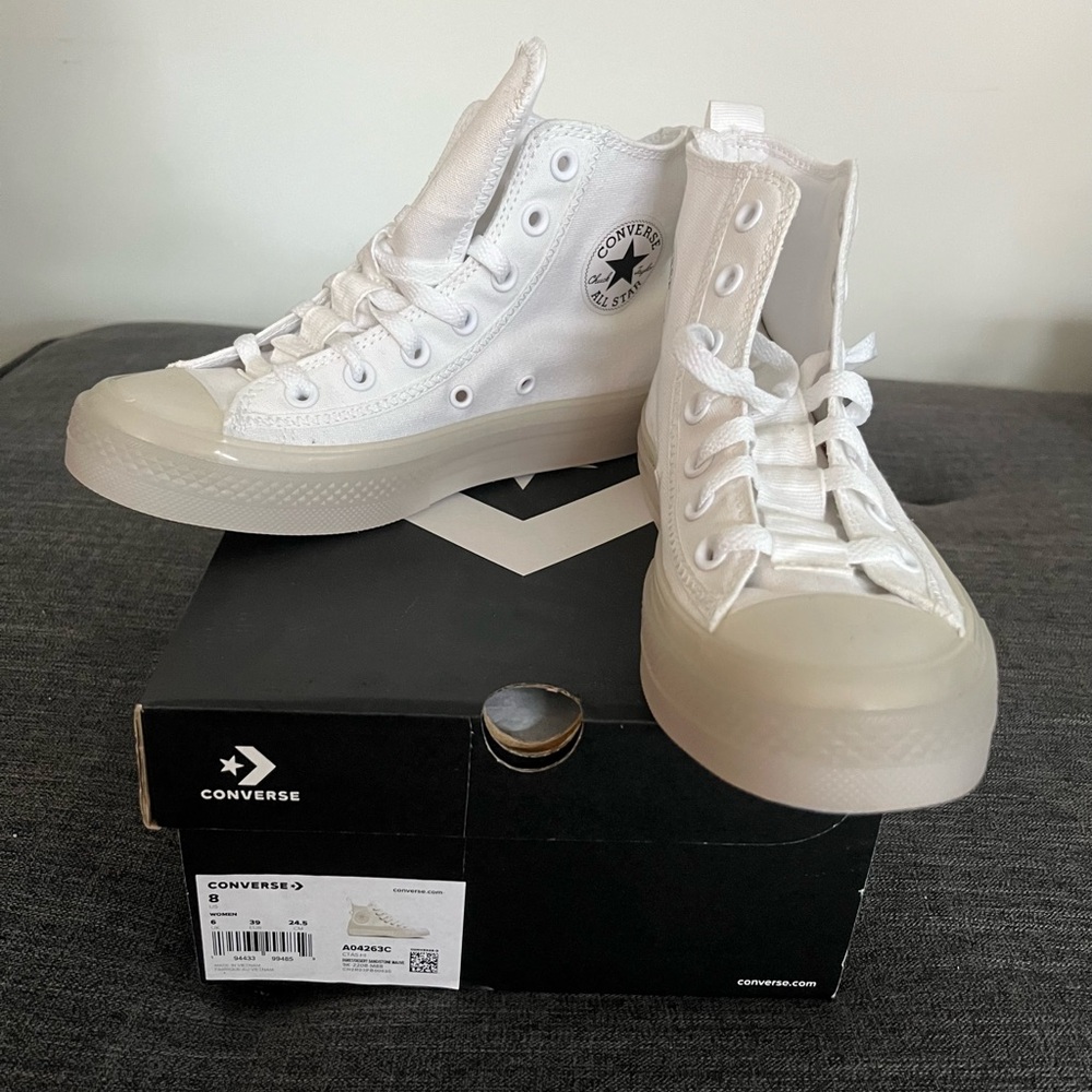 Converse All Stars NWT 8 Chuck Taylor